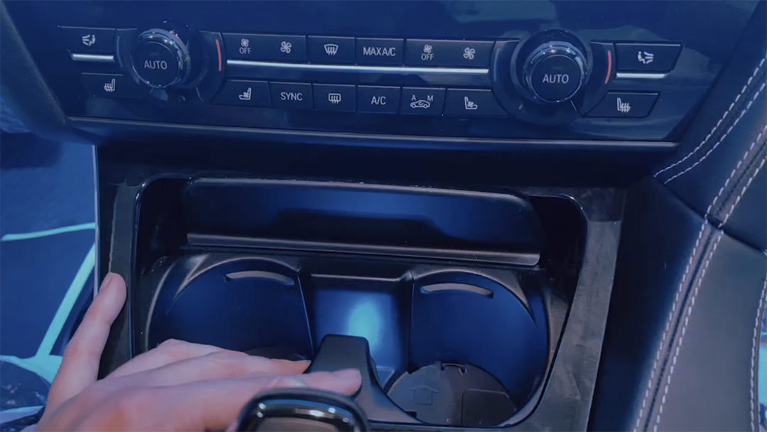 BMW M4 安装可触控内饰氛围灯（64色）